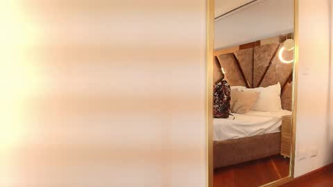 Zarah Andrews online show from 30, 9, 2025