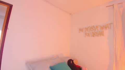   online show from 18, 9, 2025