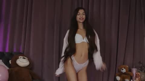 zariaavera online show from 5, 2, 2026