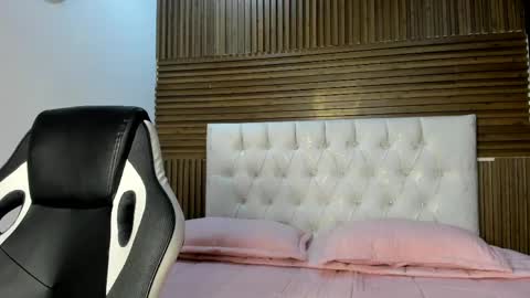 Zarina Waynne online show from 13, 4, 2026