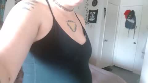 zawmbiemoonz online show from 16, 4, 2026