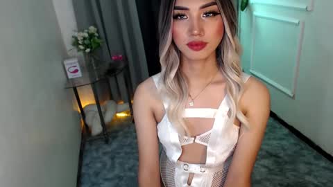 Snapshot of zelainalovetocum chatting on 5, 2, 2025 zelainalovetocum online show from 5, 2, 2025