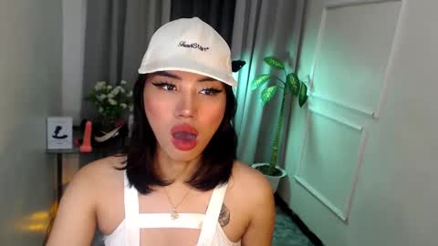 Snapshot of zelainalovetocum chatting on 4, 3, 2025 zelainalovetocum online show from 4, 3, 2025