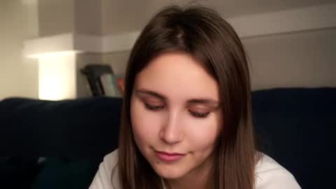Snapshot of zeldaes chatting on 12, 9, 2025 Emilia online show from 12, 9, 2025