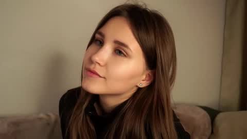 Snapshot of zeldaes chatting on 21, 9, 2025 Emilia online show from 21, 9, 2025