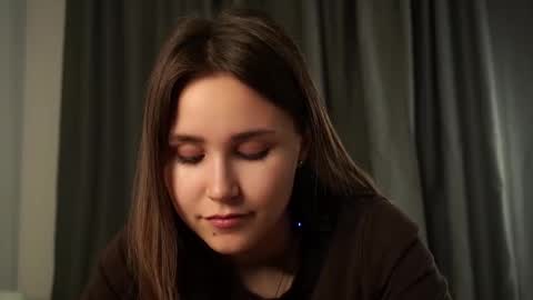 Snapshot of zeldaes chatting on 26, 9, 2025 Emilia online show from 26, 9, 2025