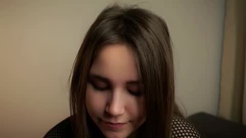 Snapshot of zeldaes chatting on 6, 10, 2025 Emilia online show from 6, 10, 2025