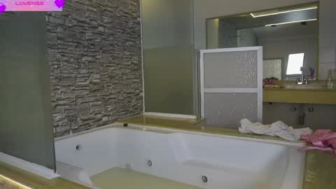 zenda_biancha online show from 31, 3, 2026