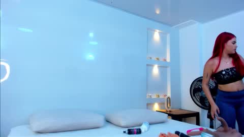 Zenda Evans online show from 1, 10, 2025