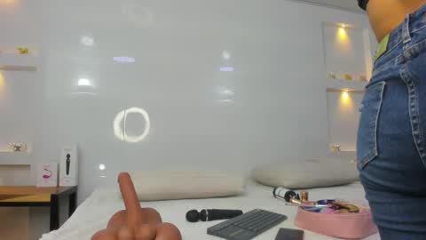 Zenda Evans online show from 6, 1, 2026