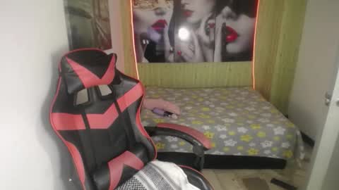 Snapshot of zendaya_wilson1 chatting on 11, 9, 2025 Zendaya Wilson online show from 11, 9, 2025