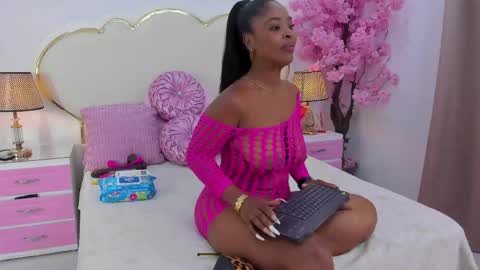 Snapshot of zendayarosse chatting on 15, 5, 2026 zendayarosse online show from 15, 5, 2026