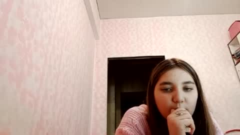 zeniabrossoit online show from 12, 3, 2026