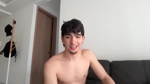 Snapshot of zenn_rush chatting on 23, 10, 2025 Zenn online show from 23, 10, 2025