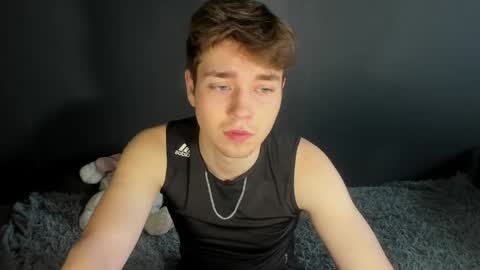 Snapshot of zeriixx chatting on 7, 4, 2026 Ethan online show from 7, 4, 2026