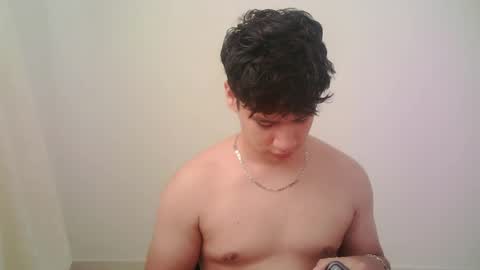 Snapshot of zeus_183 chatting on 6, 5, 2026 zeus_183 online show from 6, 5, 2026