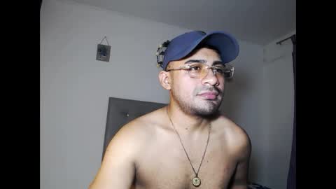 Snapshot of zeussexyhot chatting on 15, 5, 2026 zeussexyhot online show from 15, 5, 2026