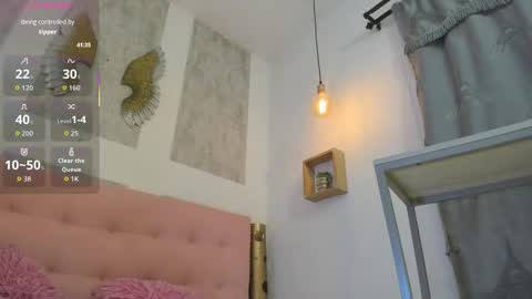 ZHAMIRA  ANDRES online show from 28, 9, 2025