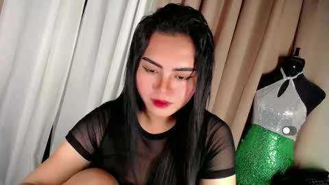 Snapshot of zhillycate chatting on 15, 10, 2025 CATE online show from 15, 10, 2025