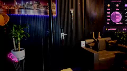 zhoestrong online show from 4, 3, 2025