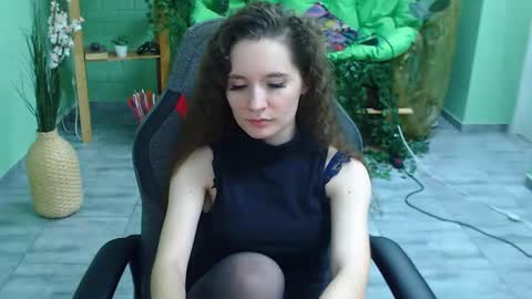 zianichols online show from 11, 2, 2025