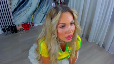 Snapshot of zinasquirts chatting on 28, 6, 2026 Galli online show from 28, 6, 2026
