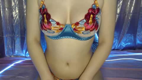 zixuan___ online show from 28, 4, 2026