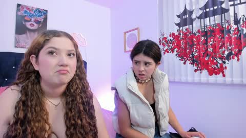 Zoe And Valeria online show from 9, 4, 2026