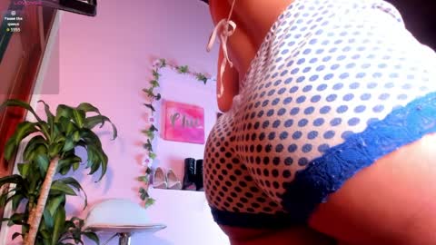 Zoe Baker online show from 11, 4, 2026