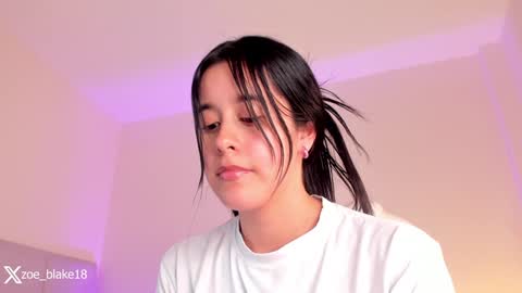 Snapshot of zoe_blake18 chatting on 14, 12, 2024 Zoe online show from 14, 12, 2024