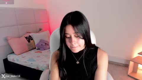 Snapshot of zoe_blake18 chatting on 12, 3, 2025 Zoe online show from 12, 3, 2025