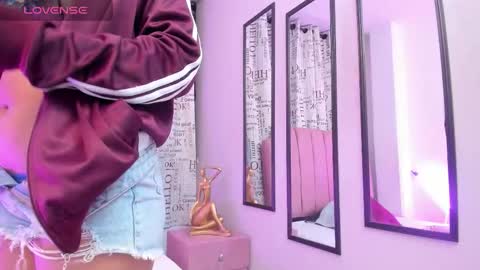 zoe_blond online show from 9, 11, 2025