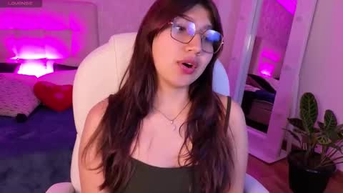 Snapshot of zoe_capelli chatting on 17, 10, 2025 zoe online show from 17, 10, 2025