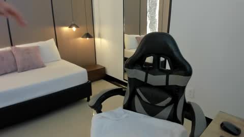 Zoe  online show from 16, 2, 2026