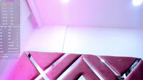zoe_evaanss_ online show from 14, 4, 2026
