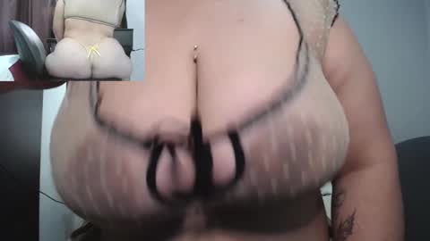Snapshot of zoe_hotxxx chatting on 25, 1, 2025 zoe hotxxx online show from 25, 1, 2025