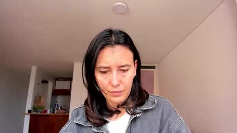 Snapshot of zoe_jeane_beker chatting on 4, 10, 2025 ZOE online show from 4, 10, 2025