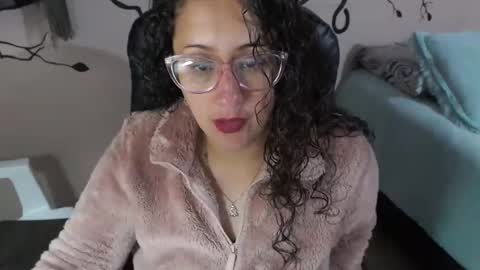 Zoe Koller online show from 27, 10, 2025