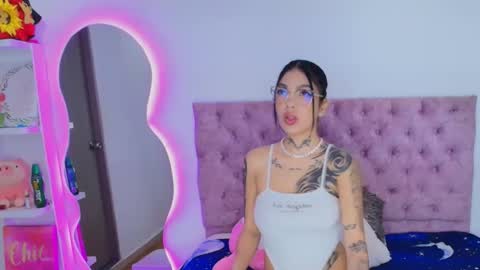 zoe_kravitx_ online show from 30, 3, 2026