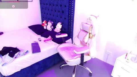 Snapshot of zoe_m00n chatting on 16, 5, 2026 zoe online show from 16, 5, 2026