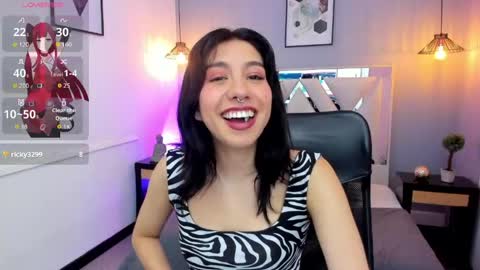 zoe_moreau online show from 17, 4, 2026