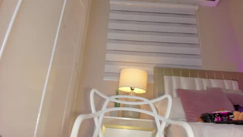 Snapshot of zoe_sky_ chatting on 25, 1, 2025 Hi guys i am Zoe online show from 25, 1, 2025