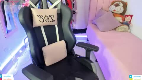 zoe_sullivan_ online show from 12, 2, 2026