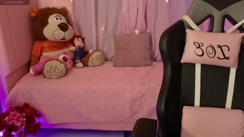 zoe_sullivan_ online show from 10, 4, 2026