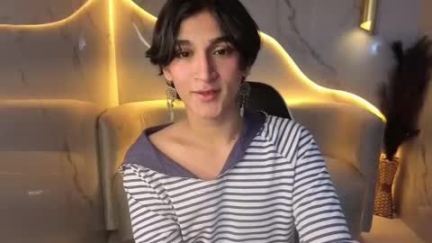 Snapshot of zoe_tp chatting on 21, 11, 2025 Zoe online show from 21, 11, 2025