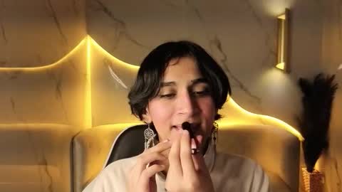 Snapshot of zoe_tp chatting on 25, 11, 2025 Zoe online show from 25, 11, 2025