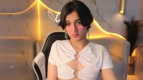 Snapshot of zoe_tp chatting on 3, 12, 2025 Zoe online show from 3, 12, 2025