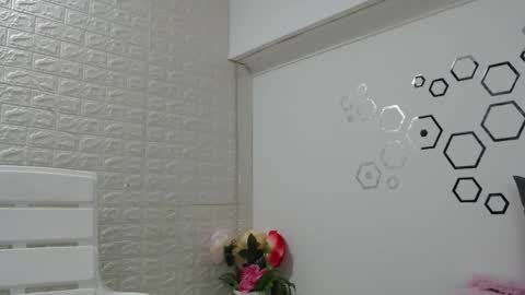 Carolina online show from 27, 9, 2025