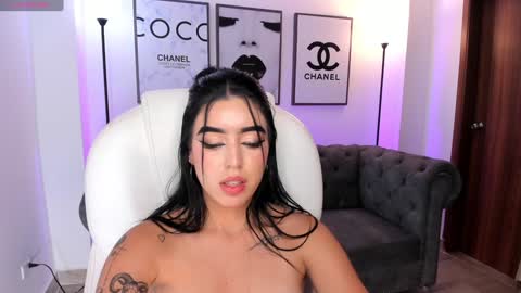 Snapshot of zoee_jackson chatting on 2, 1, 2025 zoee jackson online show from 2, 1, 2025