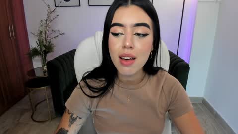 Snapshot of zoee_jackson chatting on 10, 1, 2025 zoee jackson online show from 10, 1, 2025